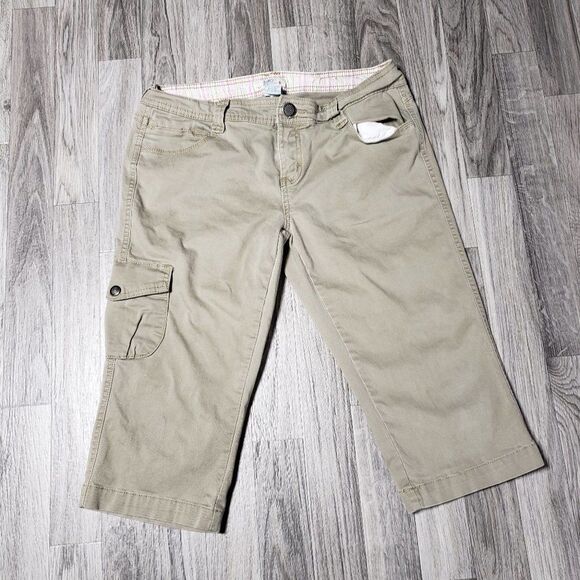 (3/$27) So Wear It Declare It Khaki Cropped Pants - Picture 1 of 5